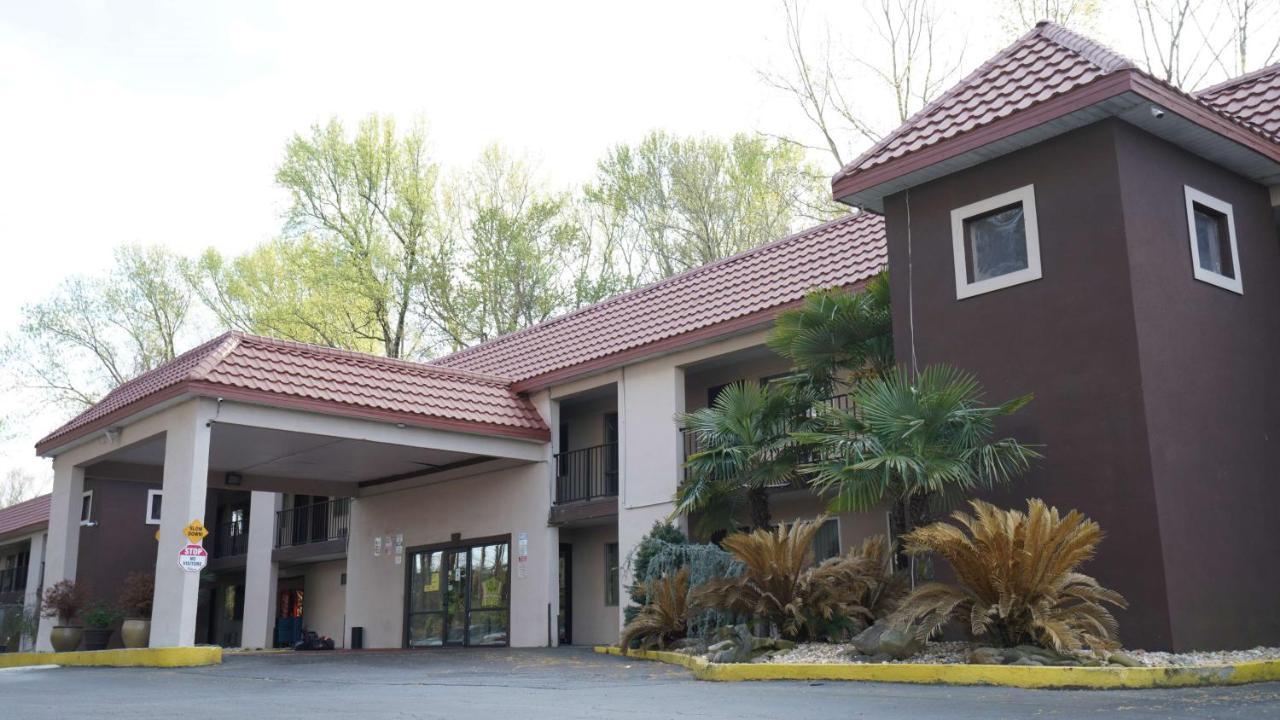 Motel 6 Atlanta Ga Atlanta Airport East מראה חיצוני תמונה