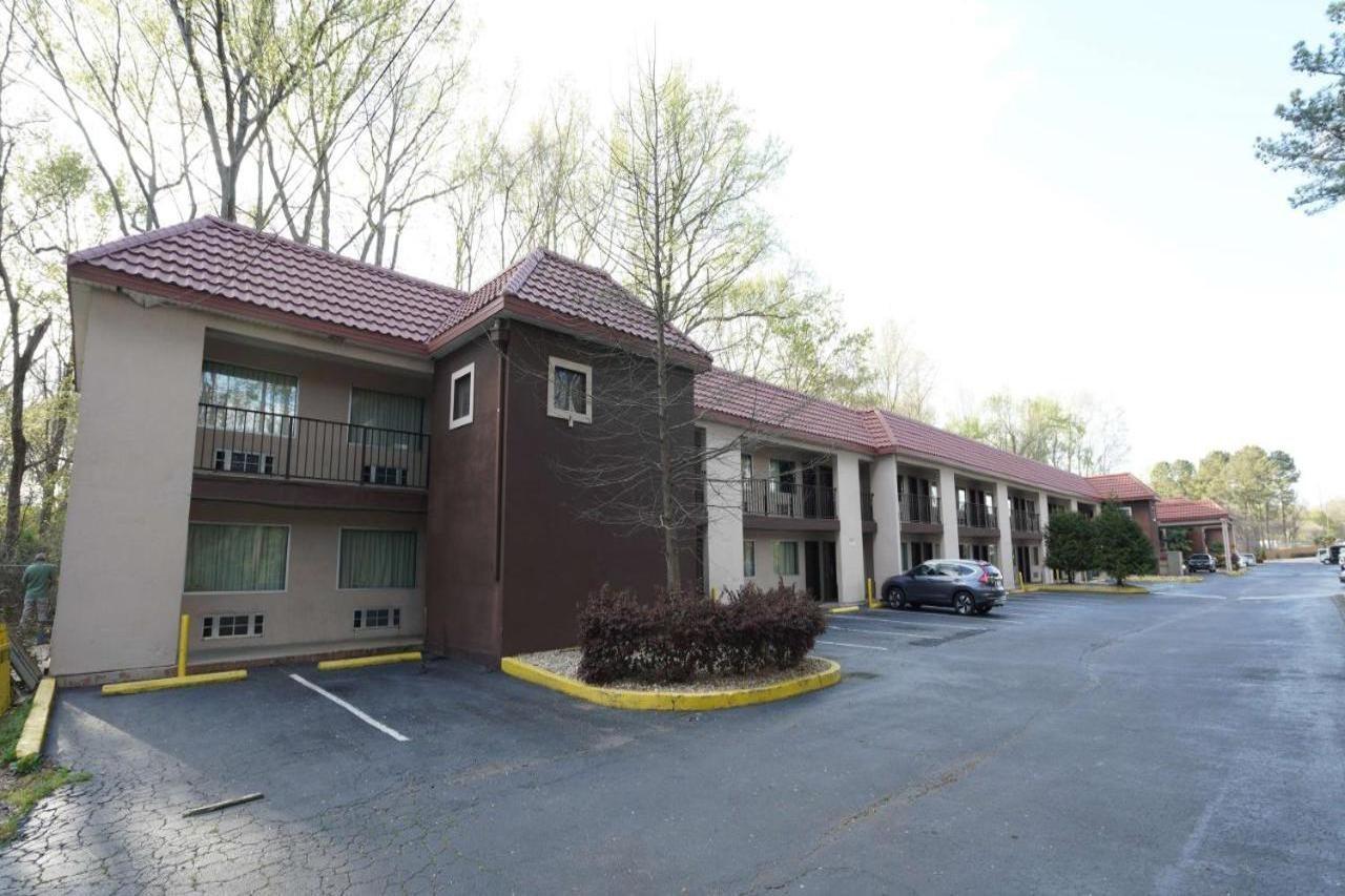 Motel 6 Atlanta Ga Atlanta Airport East מראה חיצוני תמונה