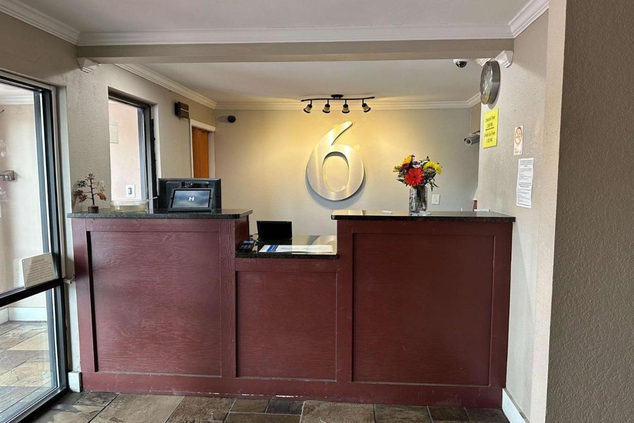 Motel 6 Atlanta Ga Atlanta Airport East מראה חיצוני תמונה