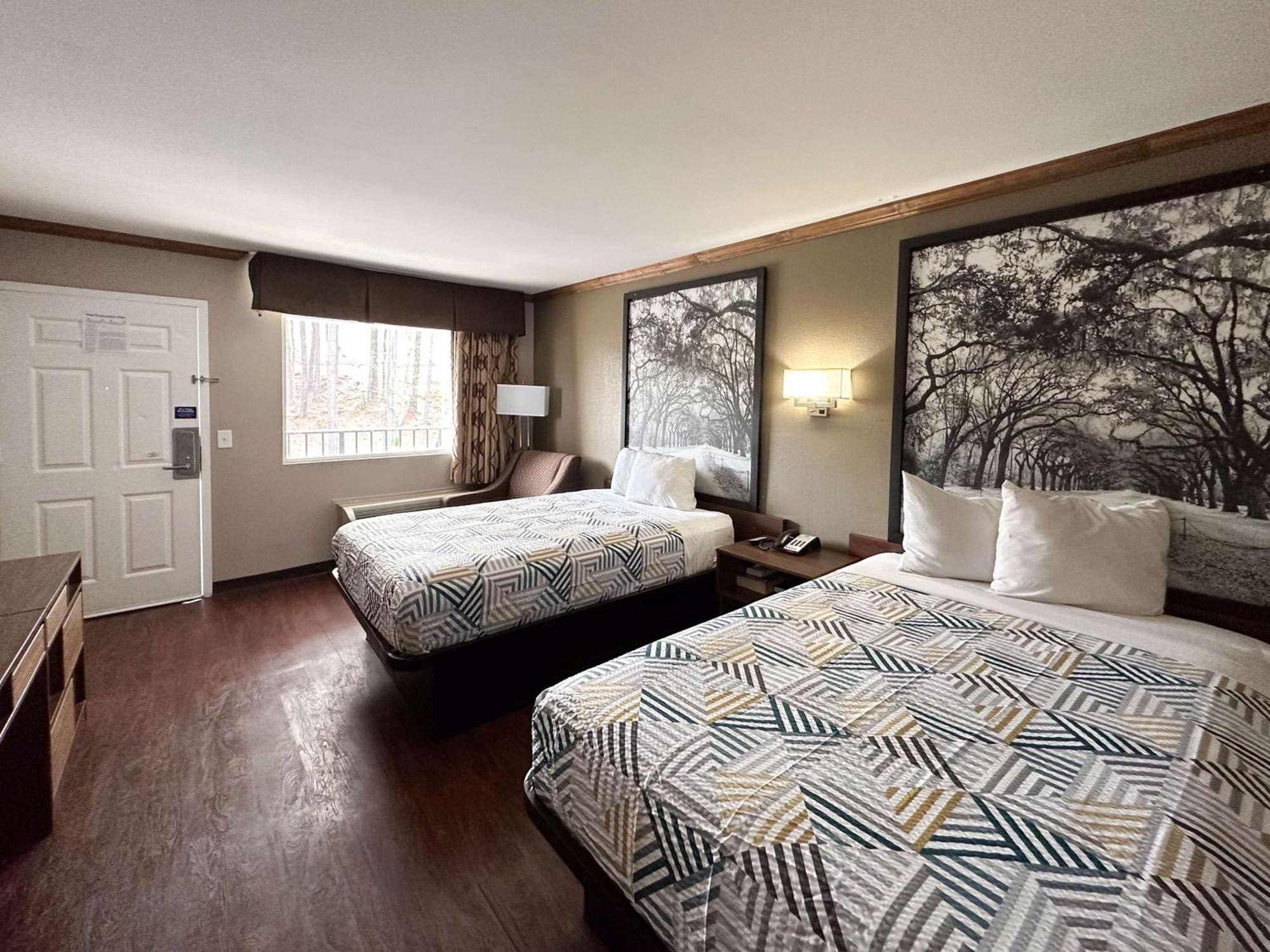 Motel 6 Atlanta Ga Atlanta Airport East מראה חיצוני תמונה